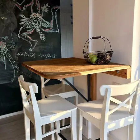 Beautiful Studio Near The Center Of 公寓